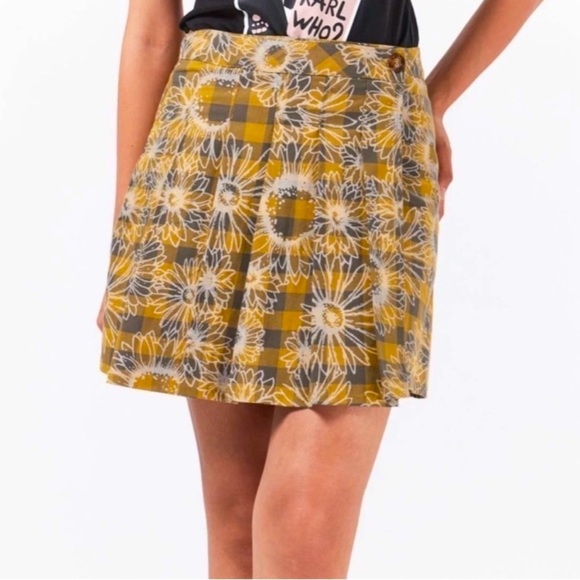 Urban Outfitters Dresses & Skirts - Urban Outfitters Yellow and Green Floral Pleated Skater Mini Skirt